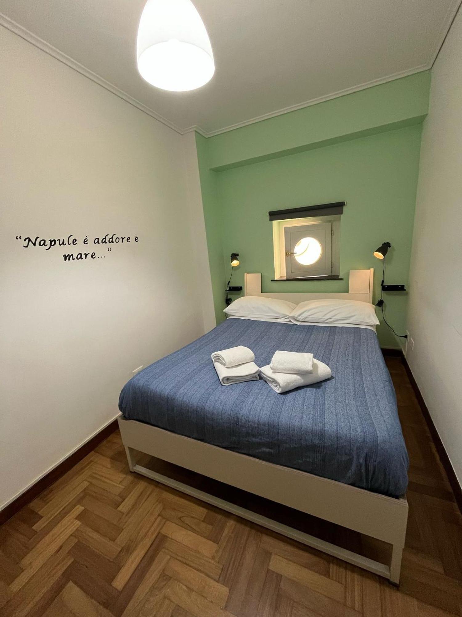 Rota House - Apartment In Santa Chiara, The Heart Of Naples Pensión